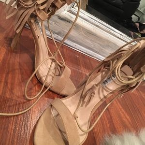 🐪ISAWITFiRST Ties around the ankle . Never worn